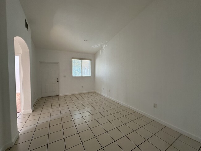Foto del edificio - 1568 SE 26th St