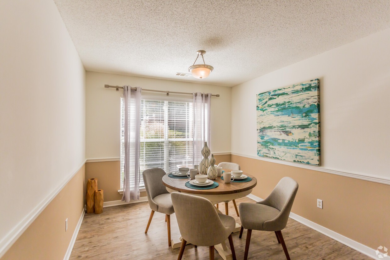 Foto principal - Quail Ridge Apartment Homes