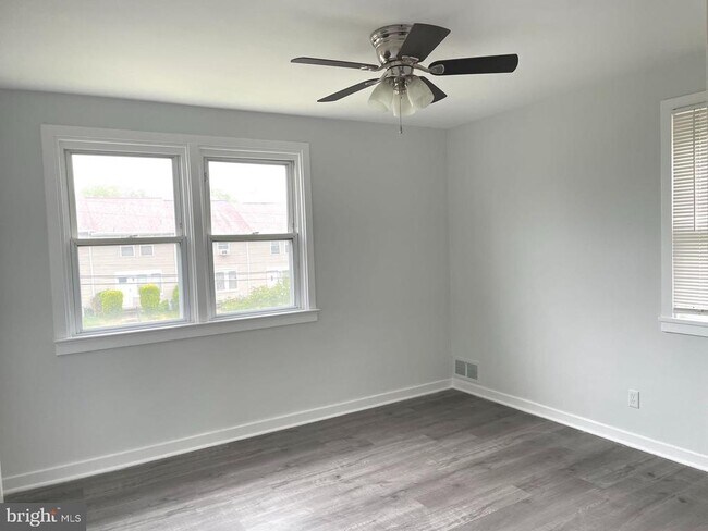 Building Photo - 30 N Athol Ave