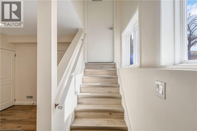 Building Photo - 306 Dalhousie St