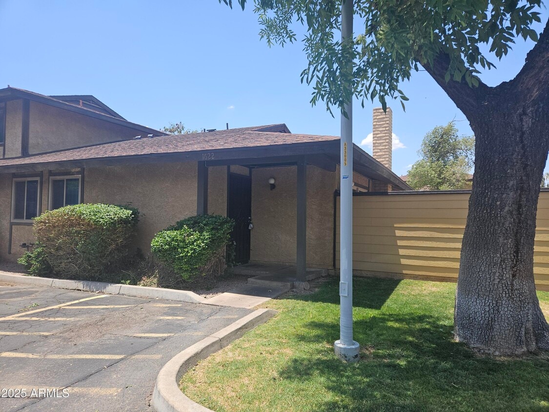 Foto principal - 1622 W Village Way