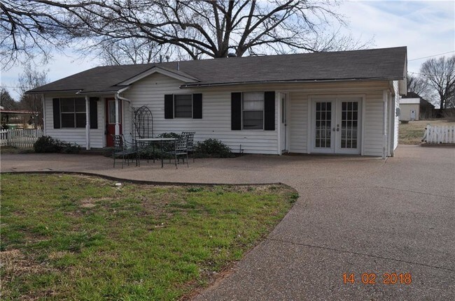 Foto del edificio - 1395 E Dove Rd