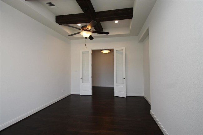 Building Photo - 510 Doe Whisper Way