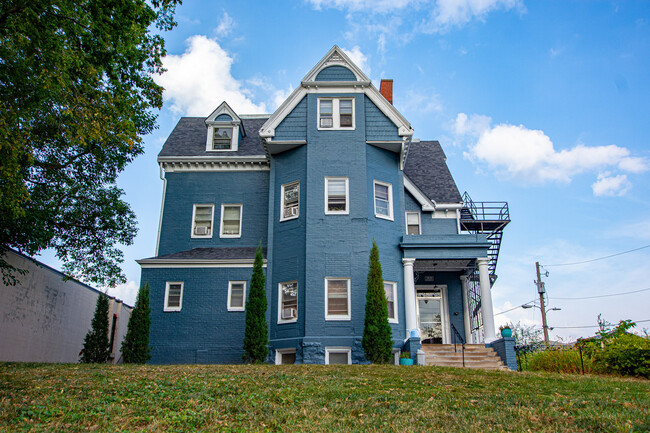 Building Photo - 1240 S 10th St