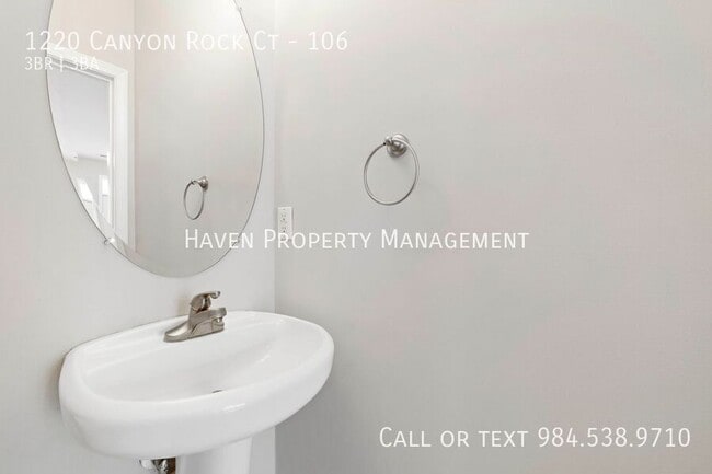 Foto del edificio - 1220 Canyon Rock Court