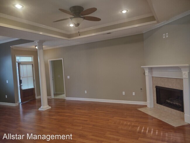 Foto del edificio - 3 br, 2 bath House - 902 Glen Cove