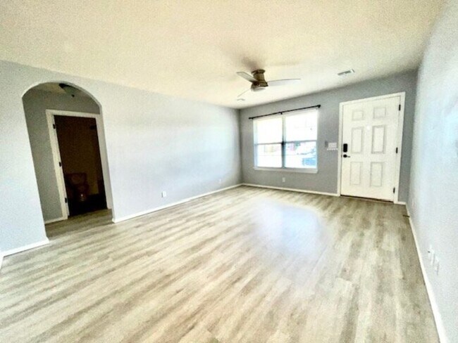 Foto del edificio - 25103 South Roselake Drive