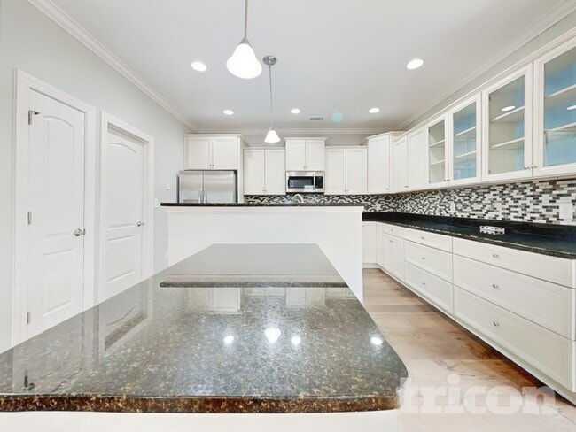 Building Photo - 207 Runnel View