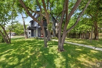 Building Photo - 1800 Singleton Ave