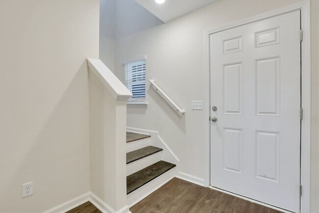 Foto del edificio - New Construction - 3 Bed 2 1/2 Bath, attached garage townhome