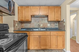 Building Photo - 365 St Paul St