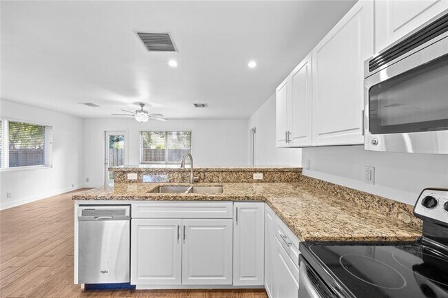 Foto del edificio - 404 SE 16th St