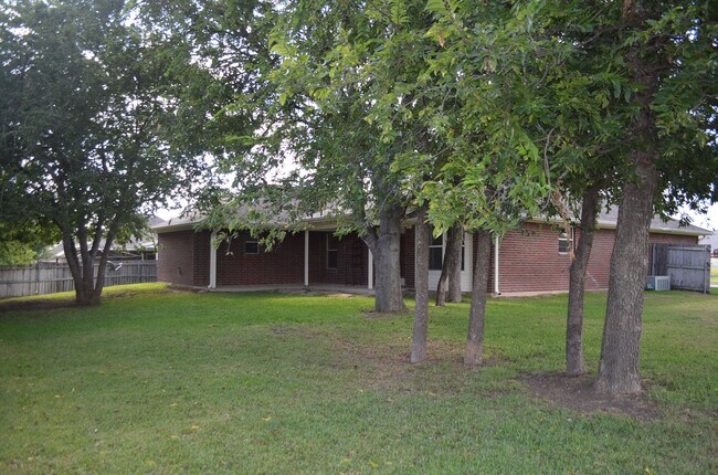 Foto del edificio - Fantastic 4BR/2BA in Highly Sought After Country Trails!