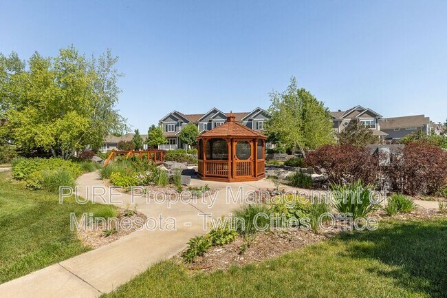 Building Photo - 723 Stonebay Dr