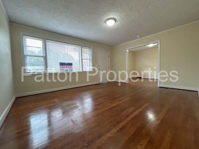 Foto del edificio - Saluda Gardens Home