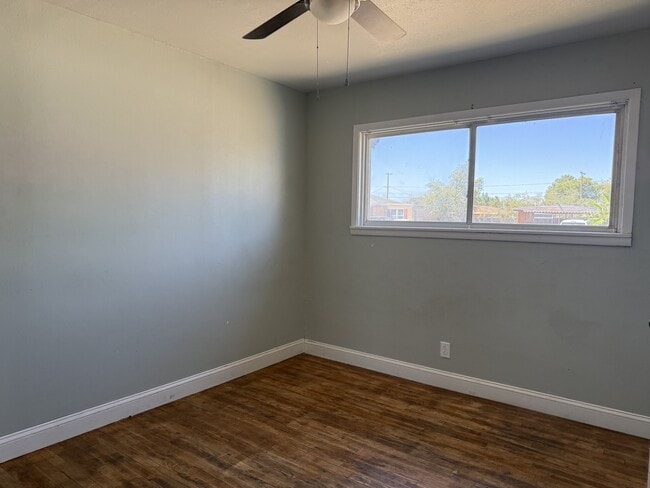 Building Photo - 2619 Delano Ave