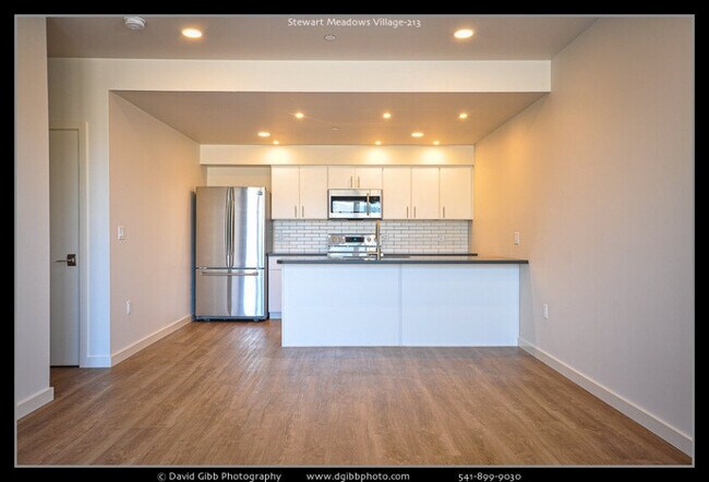 Foto del edificio - One bed, One bath Luxury Apartment at Stewart Meadows - Available June