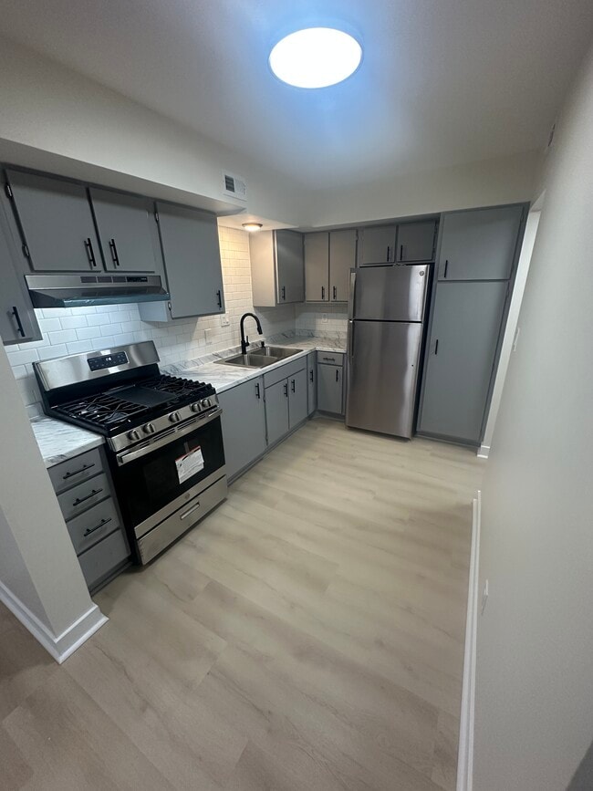 Building Photo - 9218 Erie St