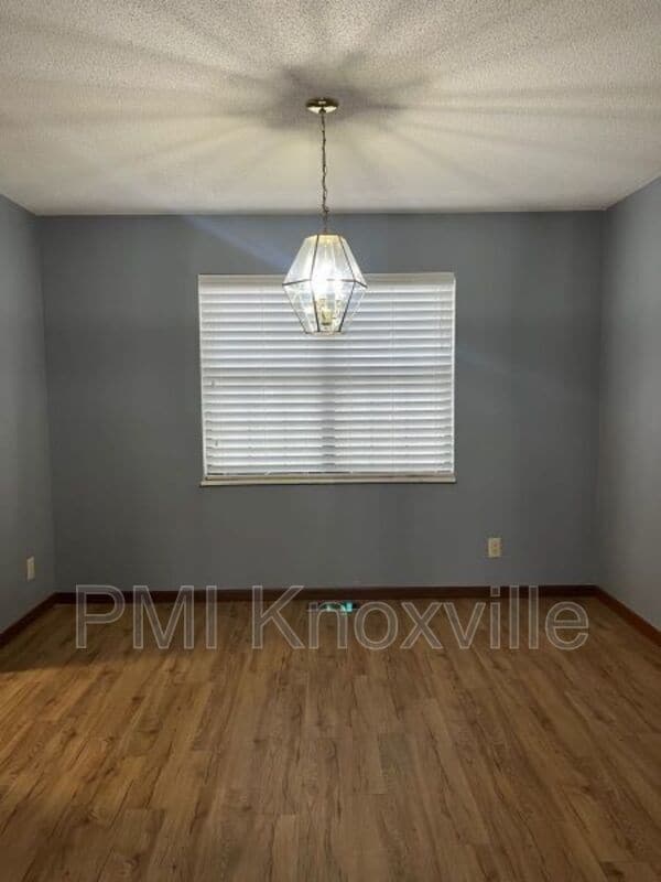 Building Photo - 1427 Moorgate Dr