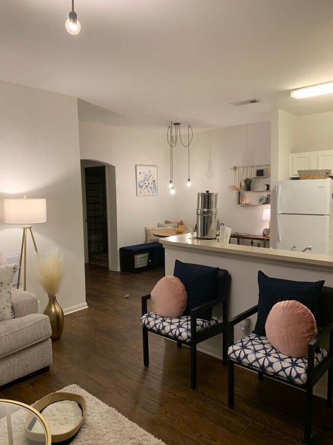 Foto del edificio - 447 W Longleaf Dr