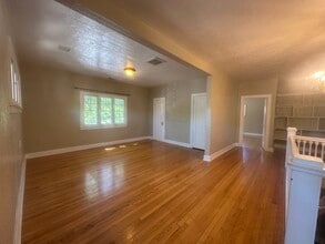 Building Photo - 945 S 700 E
