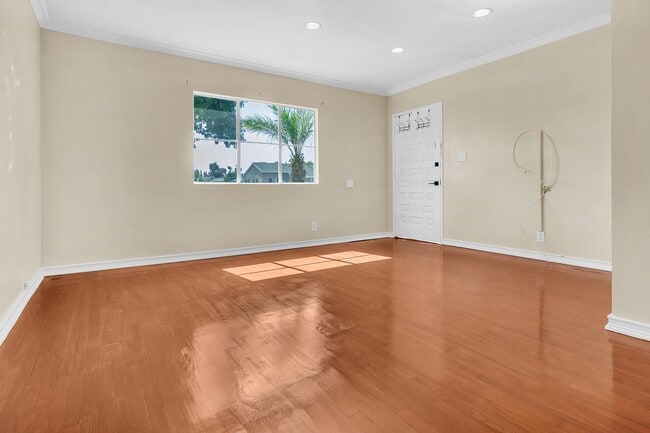 Foto del edificio - 7823 Appledale Ave