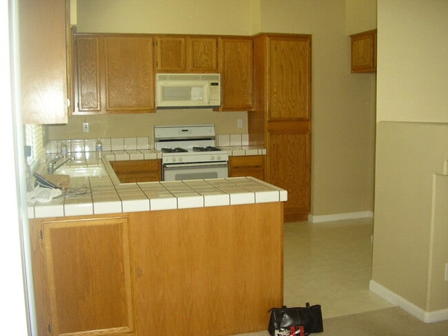 Building Photo - Rocklin Single Story Great Room 3 Bedroom ...