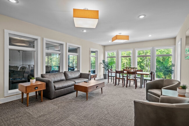 Building Photo - Arbors at Western Branch