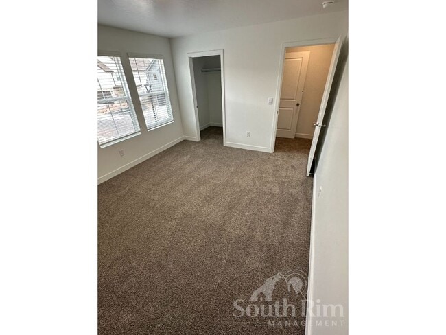 Foto del edificio - 1477 Fins Rd