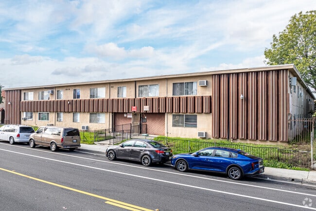 Alternar - AJ Apartments