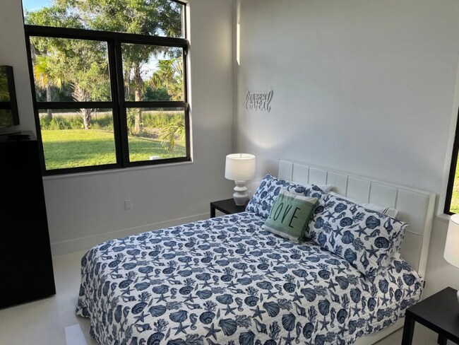 Foto del edificio - 4320 30th Ave SE