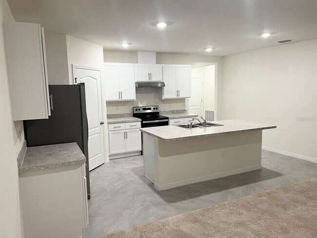 Building Photo - 709 Versailles Ln