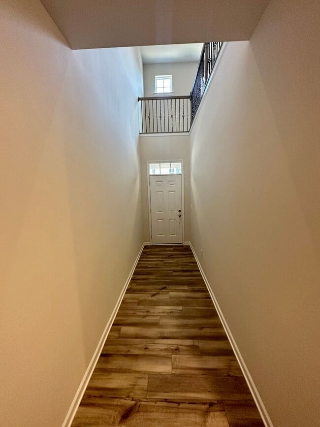 Building Photo - 4BR/3.5 Bath Townhouse in Prime Ballantyne Location; Great Schools