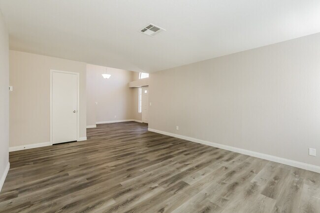Foto del edificio - 1433 Bellglen Dr