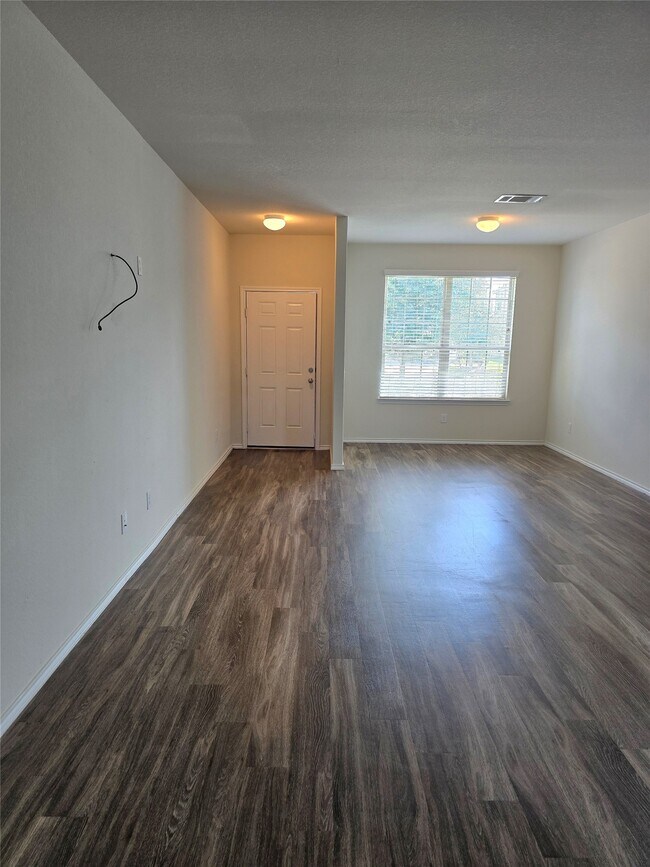 Foto del edificio - 2714 Summer Ln