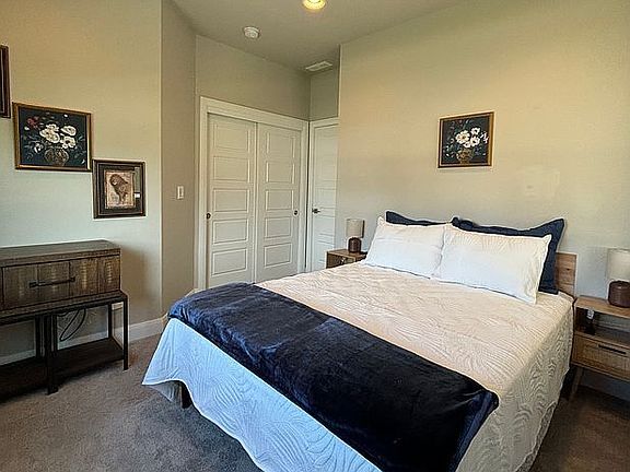 Foto del edificio - 5773 W Riva Capri St