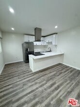 Building Photo - 2424 Ocean Park Blvd