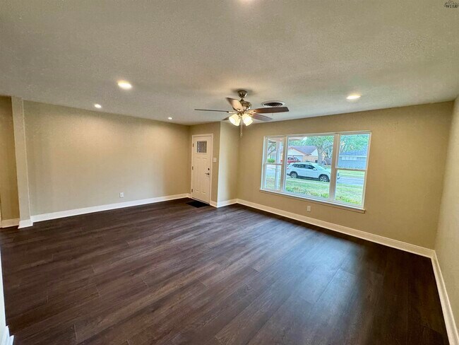 Foto del edificio - 2807 Lambeth Way