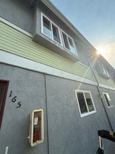 Building Photo - 165 Palm Ave