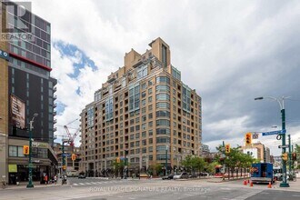 Building Photo - 438 Richmond St W