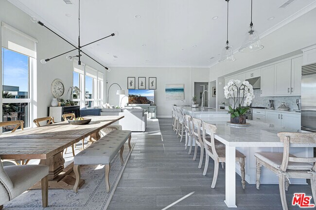 Foto del edificio - 5827 Meadowlark Pl