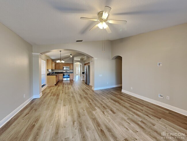 Building Photo - 10434 Soaring Eagle Dr