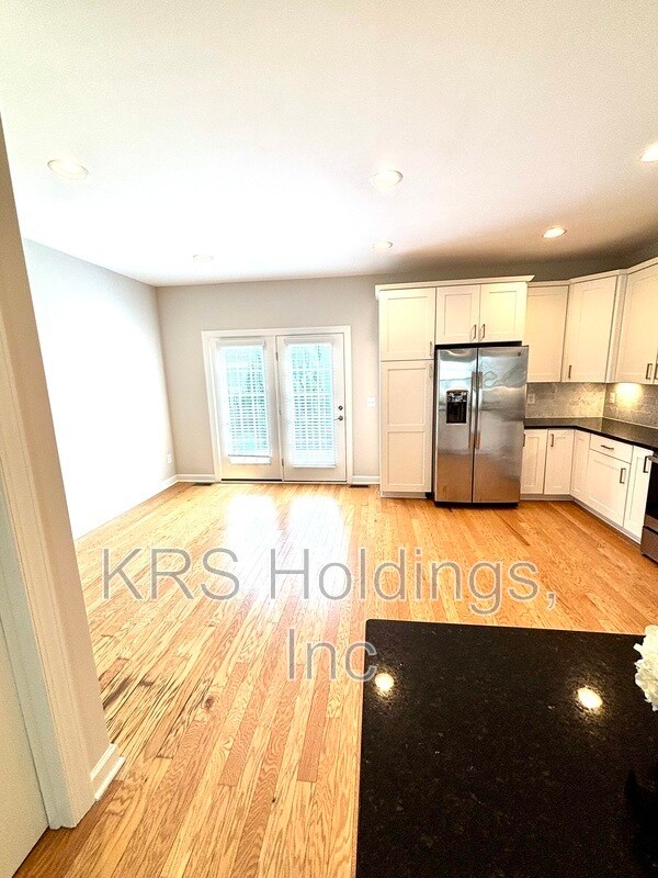 Building Photo - 1042 Old Trail Dr