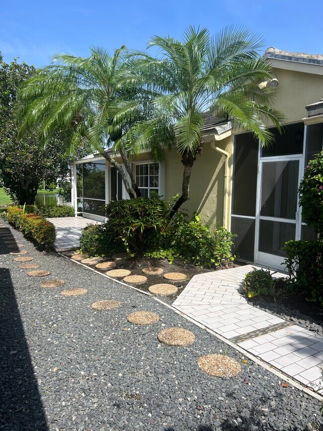 Foto del edificio - 8889 Odell Dr