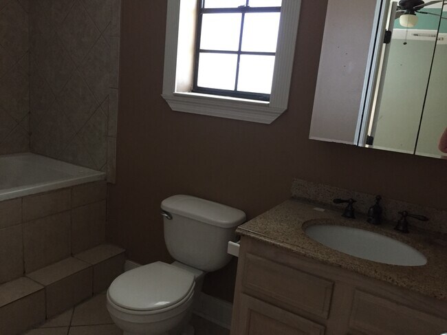 Building Photo - 3512 Campagna Dr