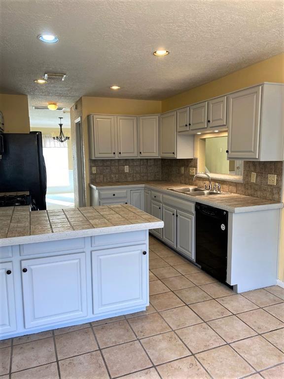 Foto del edificio - 13410 Lynnville Dr