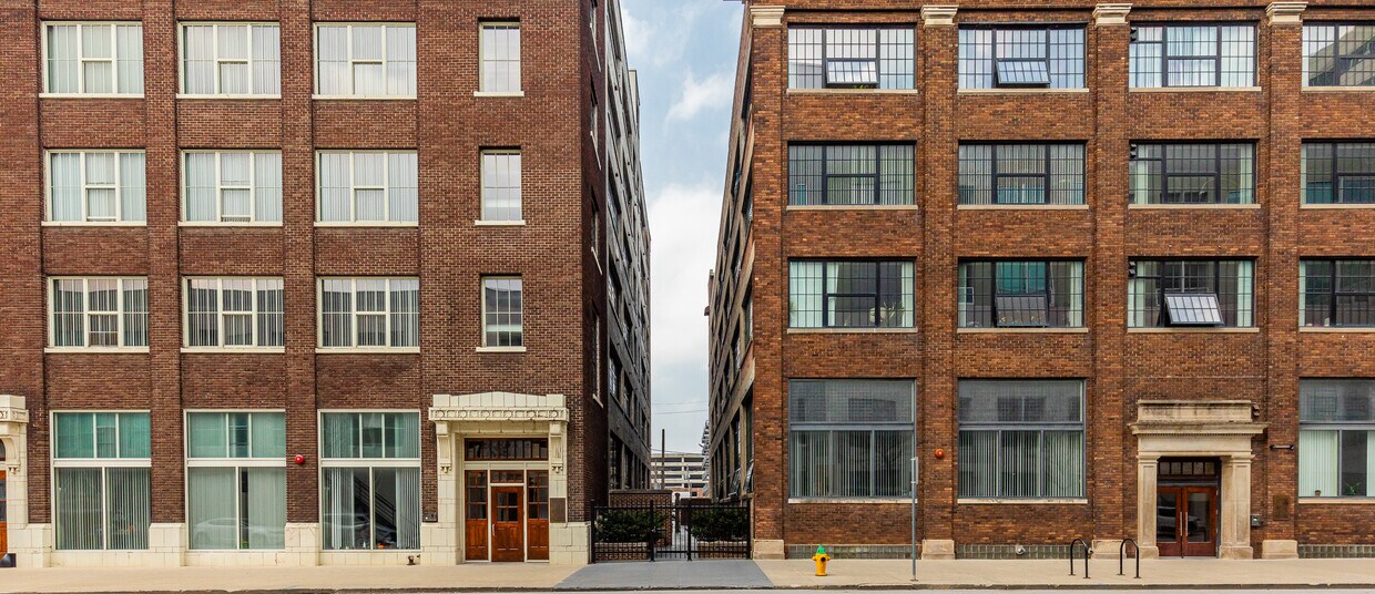 Exterior de la propiedad frontal - 10th Street Lofts