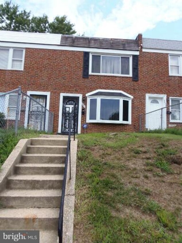 Primary Photo - Row home for 1361/month!