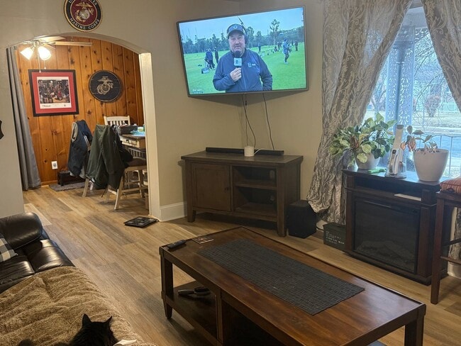 Building Photo - 312 Woodford St