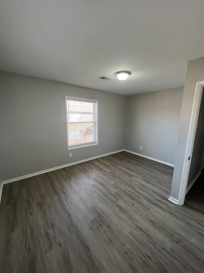 Foto del edificio - 2343 Harrodsburg Rd